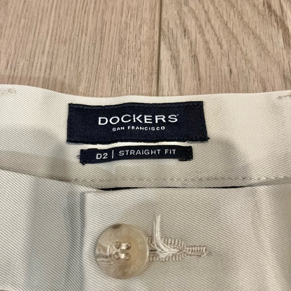 Dockers khaki slacks 38x34 - Picture 5 of 7